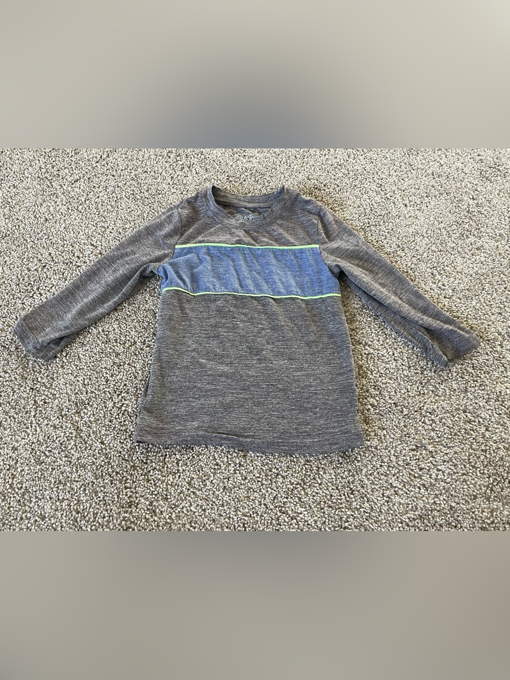 ‼️Mix and Match 3 items for $5‼️ 
Toddler boys Long Sleeve 18 months